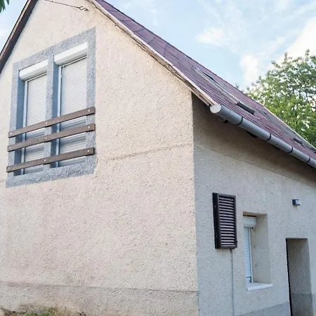 Hegyestu-laba Vendeghaz 펜션 Zánka