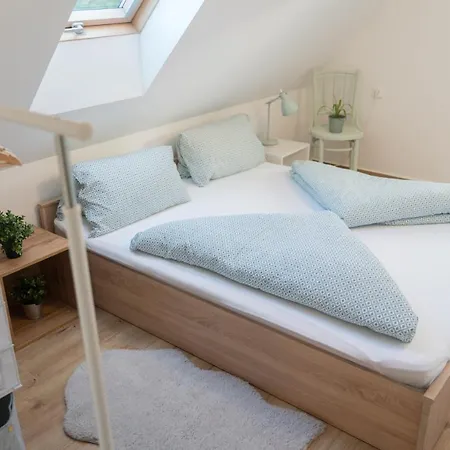 펜션 Hegyestu-laba Vendeghaz