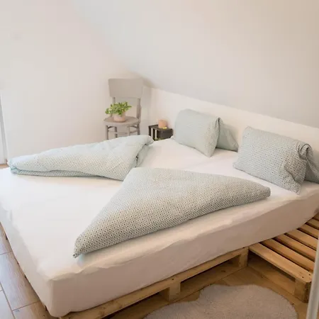 Hegyestu-laba Vendeghaz 펜션 Zánka