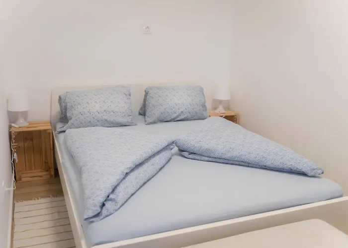 Hegyestu-laba Vendeghaz Case de vacanță